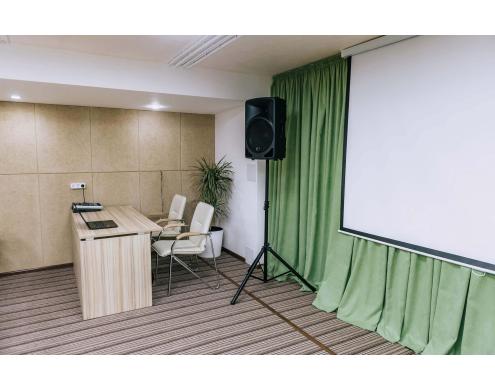 Acoustic Treatment of the Meeting Rooms in the Hotel